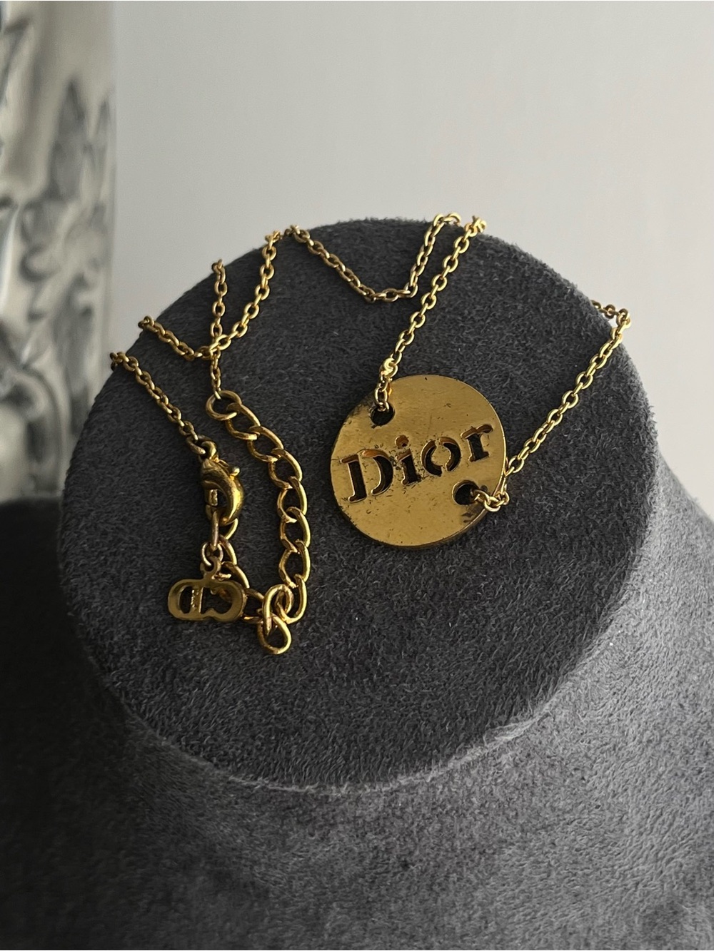 Authentic Vintage Dior Classic Logo Round Medallion Gold Thin Chain Necklace - Picture 4 of 7